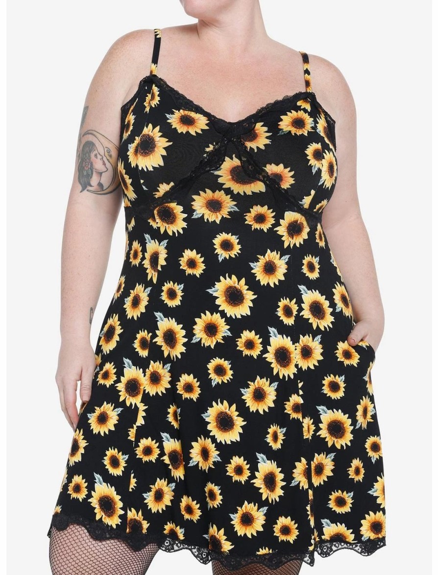 Dresses * | Hunivers Sunflowers & Lace Slip Dress Plus Size