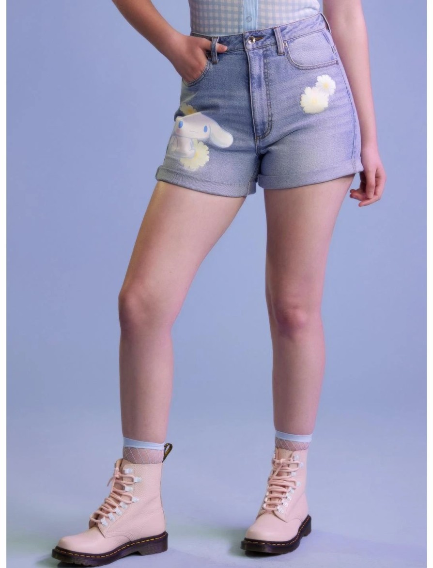 Bottoms * | Hunivers Cinnamoroll Flowers Mom Shorts